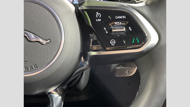 2024 認定中古車 Jaguar E-Pace サントリーニブラック P250（ガソリン） R-DYNAMIC HSE