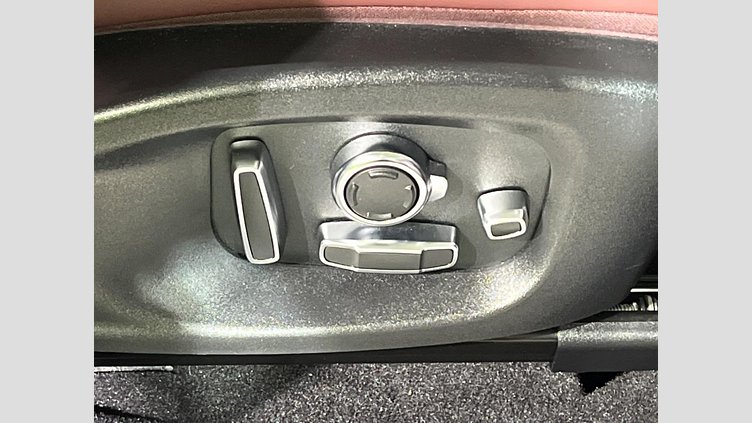 2024 認定中古車 Jaguar E-Pace サントリーニブラック P250（ガソリン） R-DYNAMIC HSE
