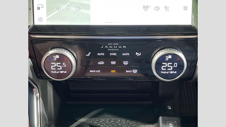 2024 認定中古車 Jaguar E-Pace サントリーニブラック P250（ガソリン） R-DYNAMIC HSE