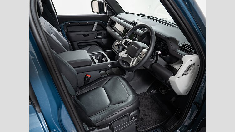 2024 認定中古車 Land Rover Defender 110 タスマンブルー D300 AWD（AT） S