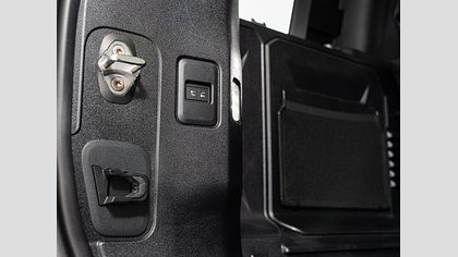 Defender 110 52