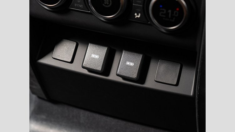 2023 認定中古車 Land Rover Defender 110 カルパチアングレイ P525 AWD (AT) V8 CARPATHIAN EDITION