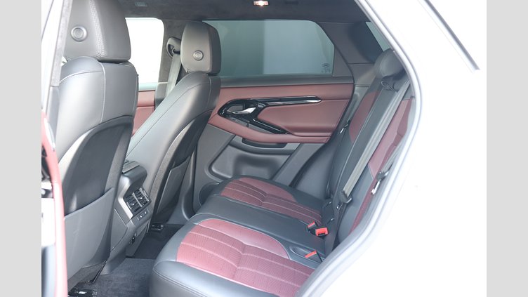 2023 認定中古車 Land Rover Range Rover Evoque オストゥーニパールホワイト P300eプラグインハイブリッド（ガソリン） スタンダードホイールベース AUTOBIOGRAPHY