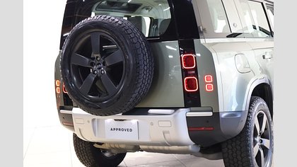 Defender 110 13