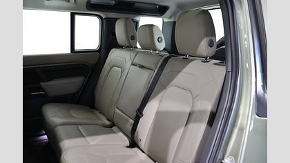 Defender 110 4