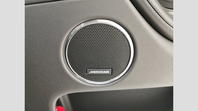 2024 認定中古車 Land Rover Discovery Sport オストゥーニパールホワイト P250（ガソリン） 標準ホイール DYNAMIC SE