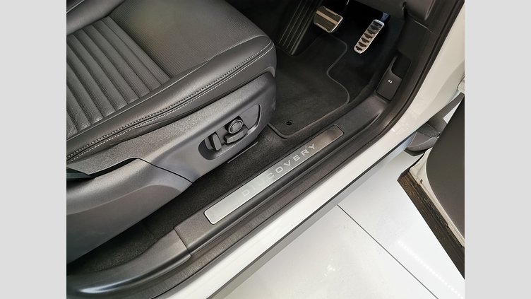 2024 認定中古車 Land Rover Discovery Sport オストゥーニパールホワイト P250（ガソリン） 標準ホイール DYNAMIC SE