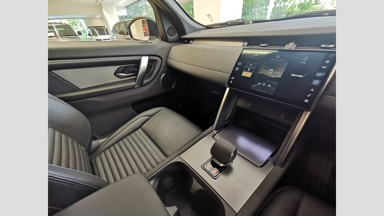 2024 認定中古車 Land Rover Discovery Sport オストゥーニパールホワイト P250（ガソリン） 標準ホイール DYNAMIC SE