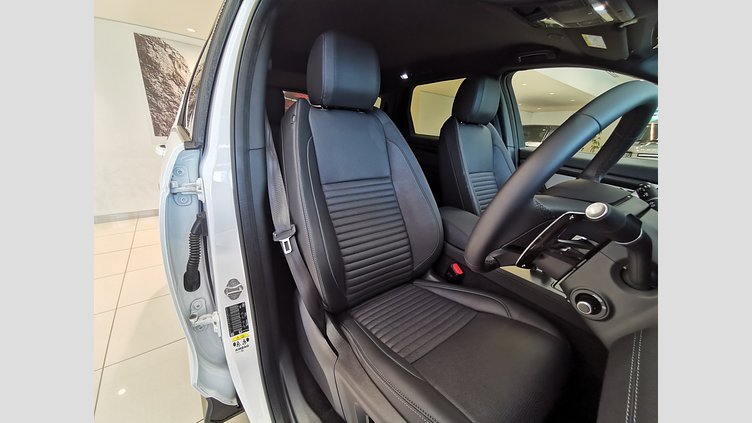 2024 認定中古車 Land Rover Discovery Sport オストゥーニパールホワイト P250（ガソリン） 標準ホイール DYNAMIC SE