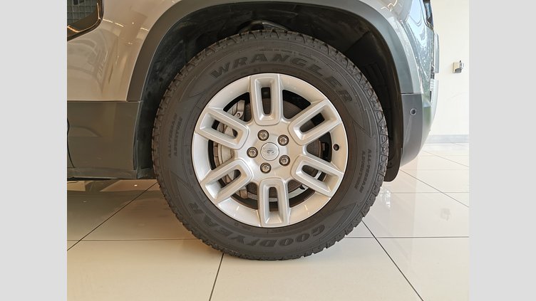 2023 認定中古車 Land Rover Defender 110 アイガーグレイ D300 AWD（AT） S