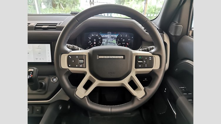2023 認定中古車 Land Rover Defender 110 アイガーグレイ D300 AWD（AT） S