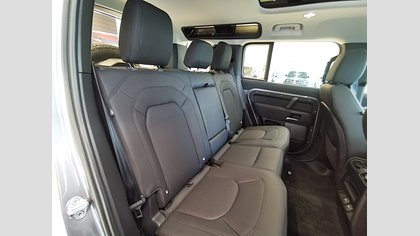 Defender 110 4