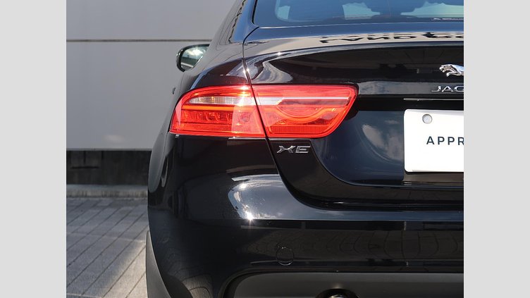2017 認定中古車 Jaguar XE Narvik Black ガソリン ＸＥ ＳＥ