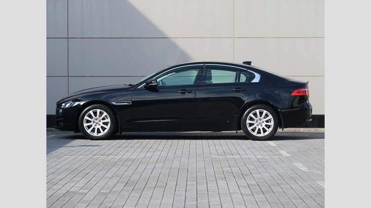 2017 認定中古車 Jaguar XE Narvik Black ガソリン ＸＥ ＳＥ