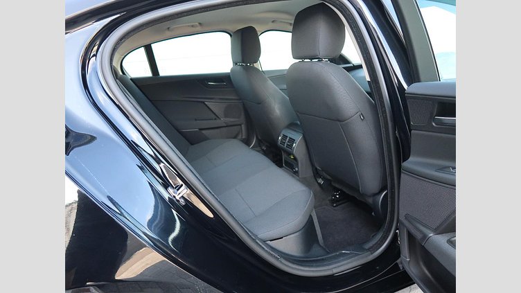 2017 認定中古車 Jaguar XE Narvik Black ガソリン ＸＥ ＳＥ