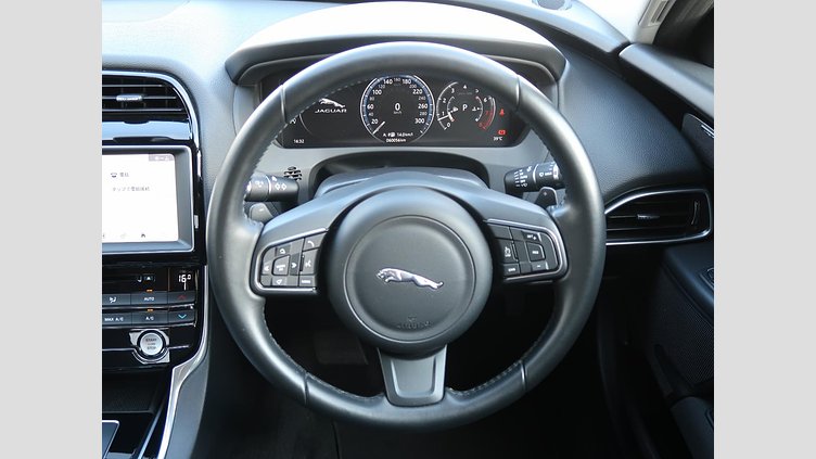 2017 認定中古車 Jaguar XE Narvik Black ガソリン ＸＥ ＳＥ