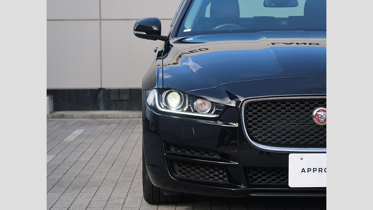 2017 認定中古車 Jaguar XE Narvik Black ガソリン ＸＥ ＳＥ