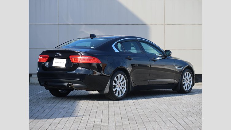 2017 認定中古車 Jaguar XE Narvik Black ガソリン ＸＥ ＳＥ