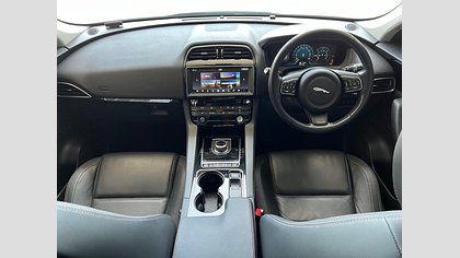 F-Pace 38