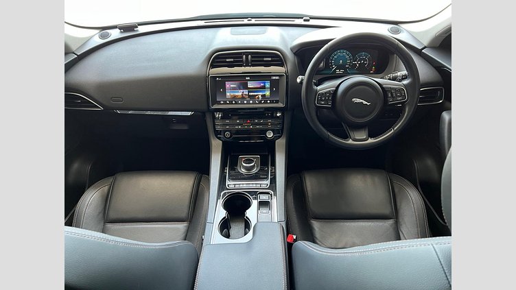 2016 認定中古車 Jaguar F-Pace Yulong White ディーゼル プレステージ