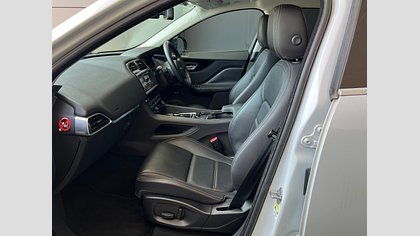 F-Pace 46