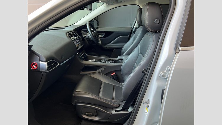 2016 認定中古車 Jaguar F-Pace Yulong White ディーゼル プレステージ