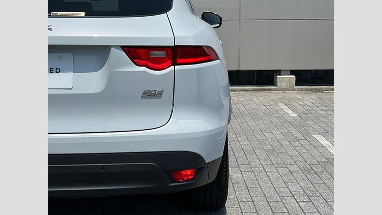2016 認定中古車 Jaguar F-Pace Yulong White ディーゼル プレステージ