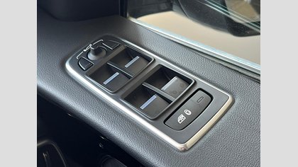 F-Pace 54