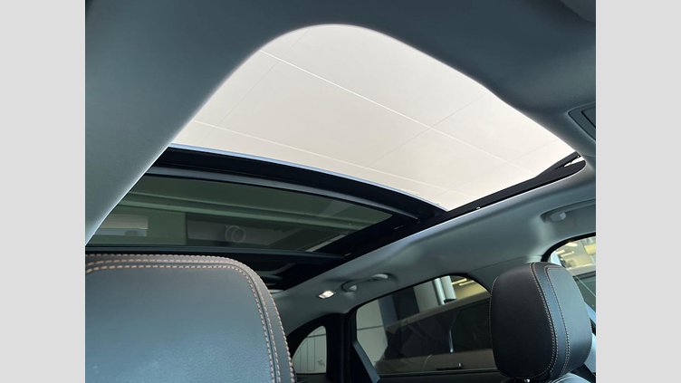 2016 認定中古車 Jaguar F-Pace Yulong White ディーゼル プレステージ