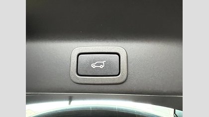 F-Pace 63