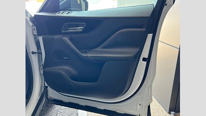 F-Pace 5
