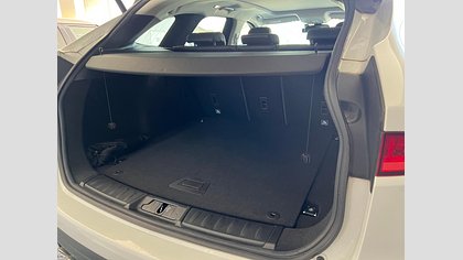 F-Pace 6