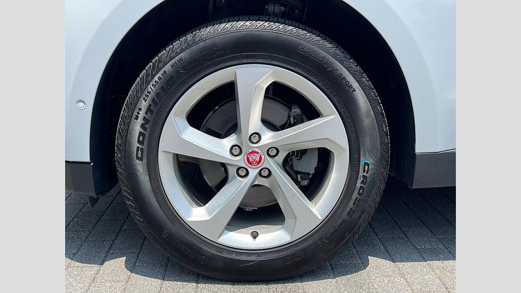 2016 認定中古車 Jaguar F-Pace Yulong White ディーゼル プレステージ