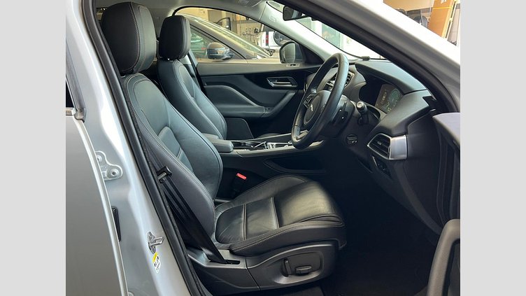 2016 認定中古車 Jaguar F-Pace Yulong White ディーゼル プレステージ