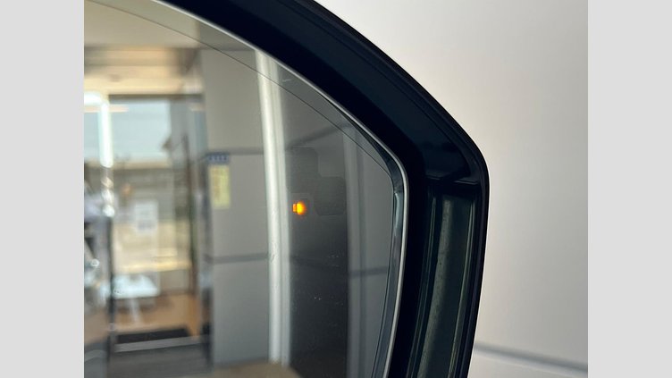 2016 認定中古車 Jaguar F-Pace Yulong White ディーゼル プレステージ
