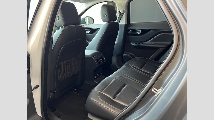 2016 認定中古車 Jaguar F-Pace Yulong White ディーゼル プレステージ