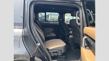 Defender 130 4