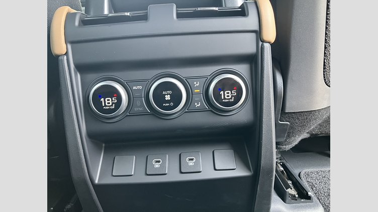 2024 認定中古車 Land Rover Defender 130 カルパチアングレイ D350 ディーゼルマイルドハイブリッド X