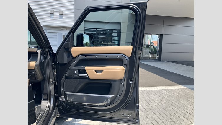 2024 認定中古車 Land Rover Defender 130 カルパチアングレイ D350 ディーゼルマイルドハイブリッド X