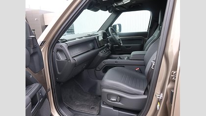 Defender 110 54