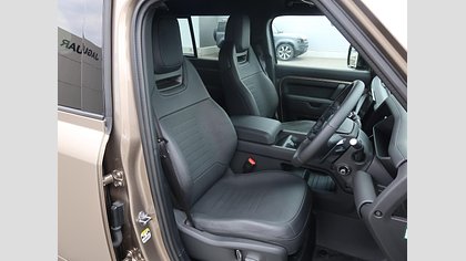 Defender 110 76