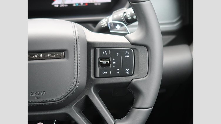 2025 認定中古車 Land Rover Defender 110 ペトラカッパー P635 ガソリンV8マイルドハイブリッド OCTA