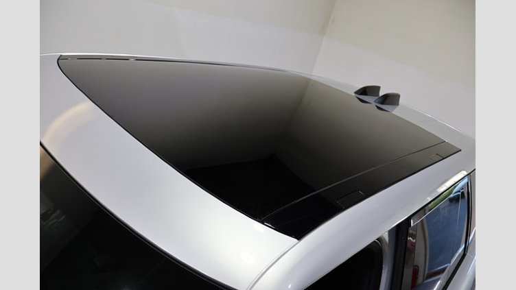 2024 認定中古車 Land Rover Range Rover Hakuba Silver 3.0 litre i6 PHEV​ SWB SE P550