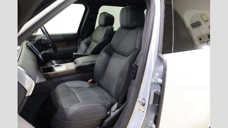 2024 認定中古車 Land Rover Range Rover Hakuba Silver 3.0 litre i6 PHEV​ SWB SE P550