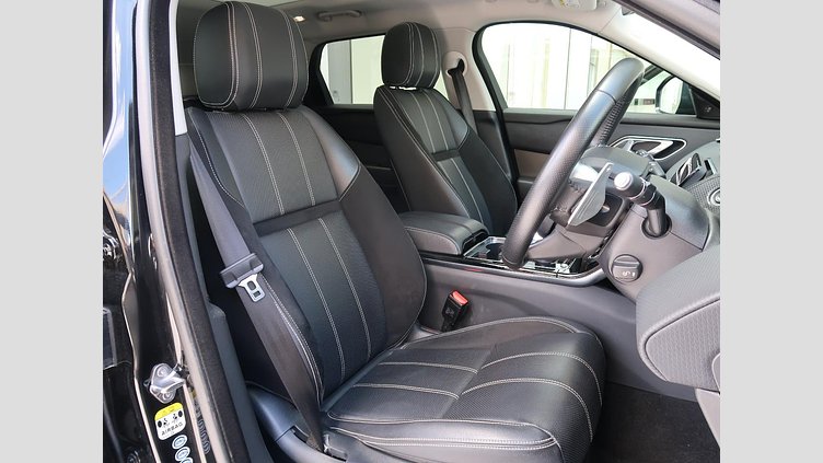 2017 認定中古車 Land Rover Range Rover Velar Santorini Black 2.0 litre i4D Diesel Ｓ １８０ＰＳ