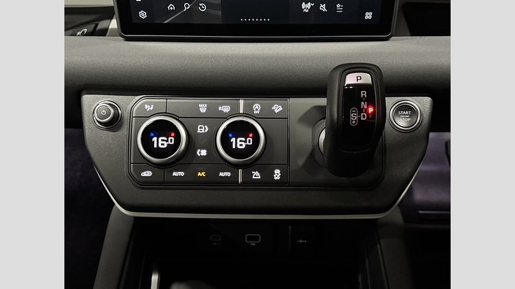 2021 認定中古車 Land Rover Defender 110 ゴンドワナストーン D300 AWD（AT） S