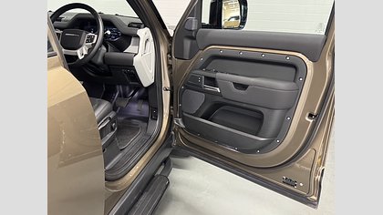 Defender 110 9