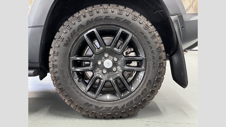 2021 認定中古車 Land Rover Defender 110 ゴンドワナストーン D300 AWD（AT） S