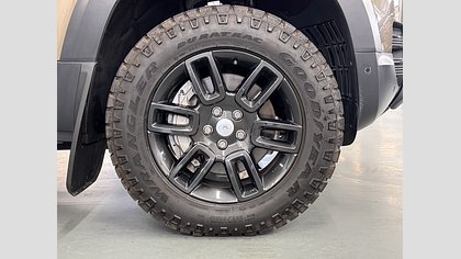 Defender 110 8
