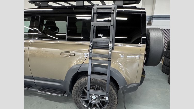 2021 認定中古車 Land Rover Defender 110 ゴンドワナストーン D300 AWD（AT） S